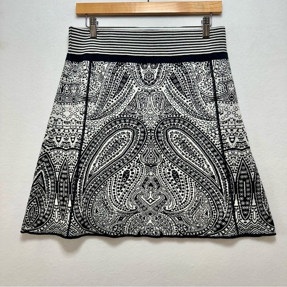 Title Nine Super Power Sweater Skirt A-Line Paisley Knit Short Black Medium - Picture 1 of 5